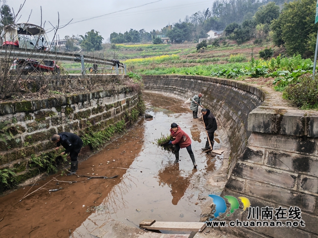 泸县：灌渠清淤保春灌，不误农时备春耕