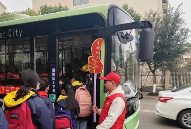 感动回顾 | 泸州公交正能量 文明酒城新风尚