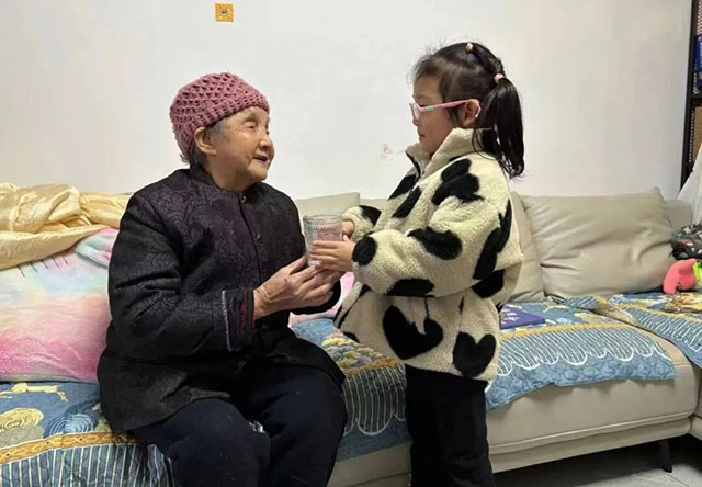 致敬了不起的她 | 泸州各校园这样送祝福(图15) 15.jpg