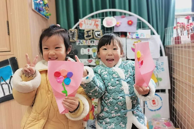 致敬了不起的她 | 泸州各校园这样送祝福(图17) 17.jpg