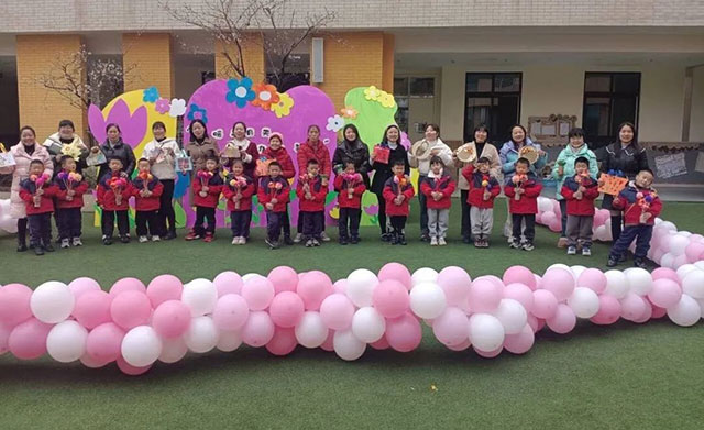 致敬了不起的她 | 泸州各校园这样送祝福(图31) 31.jpg