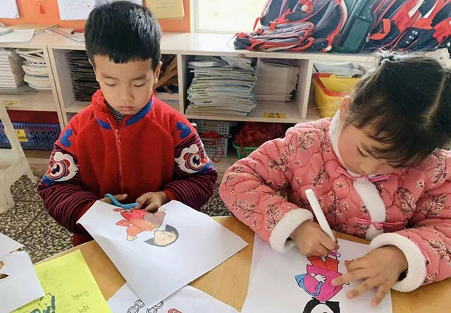 致敬了不起的她 | 泸州各校园这样送祝福(图18) 18.jpg