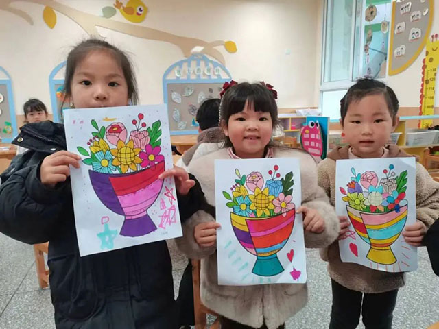 致敬了不起的她 | 泸州各校园这样送祝福(图20) 20.jpg