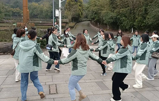 致敬了不起的她 | 泸州各校园这样送祝福(图43) 43.jpg