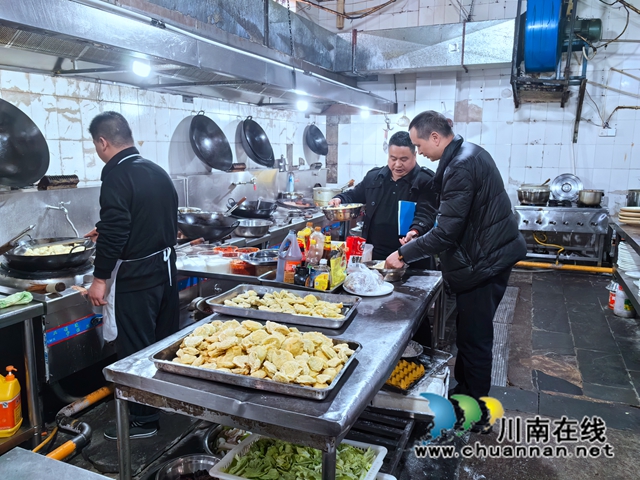 龙马潭区小市街道下大街社区:人大代表强化监督,守护群众“舌尖安全”(图3) 微信图片_20240313113754.jpg