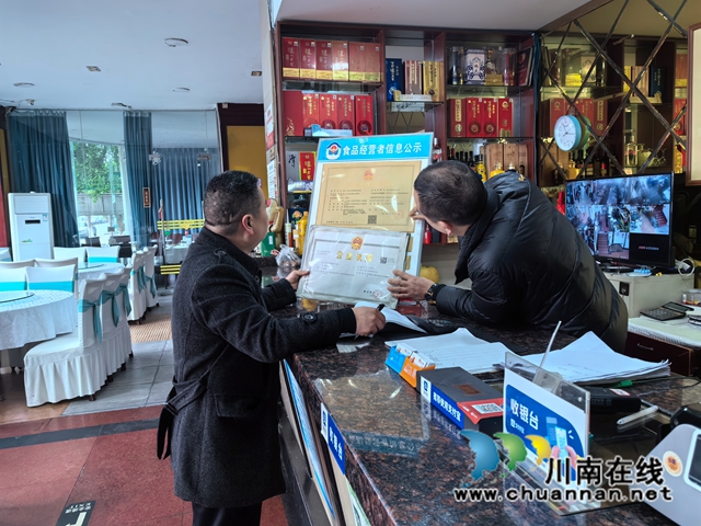 龙马潭区小市街道下大街社区：人大代表强化监督，守护群众“舌尖安全”