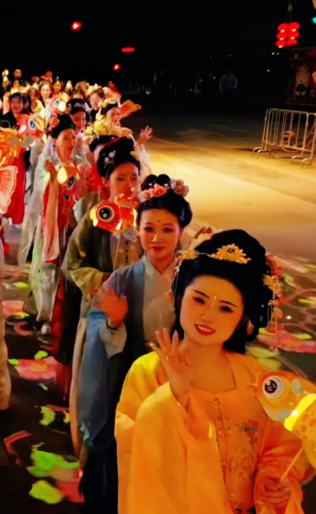 新耍法正在准备中!泸州网红文旅街区邀你一起“造”!(图3) nEO_IMG_3.jpg