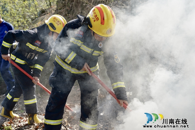 泸县百和镇开展2024年综合应急演练(图3) aa279d074021eacf5142ad0329cf4b1.jpg