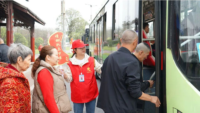 泸州公交多措并举为市民提供公交出行服务(图7) 7.jpg