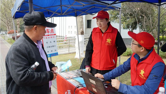 泸州公交多措并举为市民提供公交出行服务(图10) 11.jpg