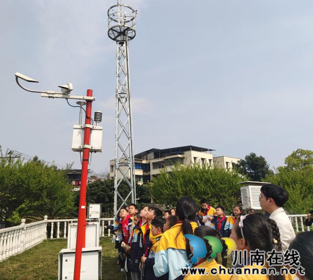 合江县气象局开展“3.23”世界气象日科普宣传活动