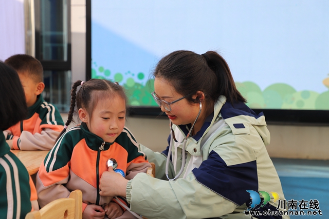 叙永县鱼凫公园幼儿园开展食品安全应急处置演练