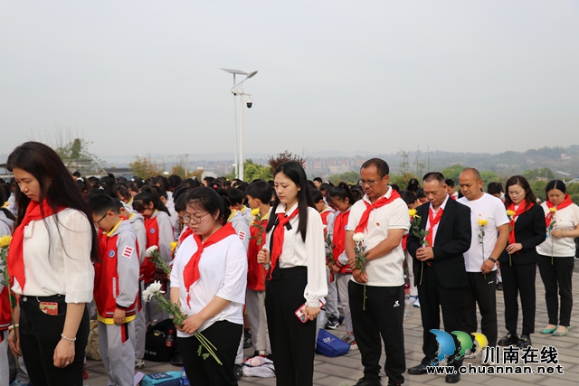 缅怀革命英烈 传承红色基因丨泸县城北小学校开展2024年清明祭扫活动