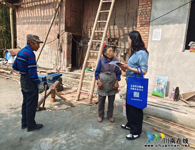 拧紧森林防火安全“弦” 全力筑牢森林安全防线(图2) 拧紧森林防火安全“弦” 全力筑牢森林安全防线2_副本.jpg