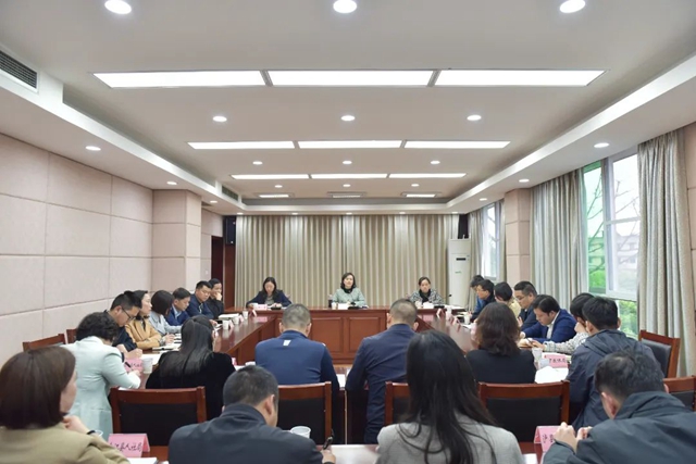 泸州市“酒城人才聚集行动”工作推进会召开