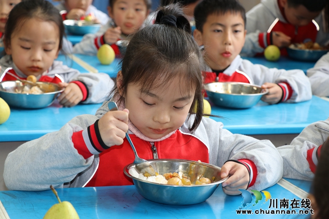 泸县城北小学校：快来围观，这个学校真“食”尚！
