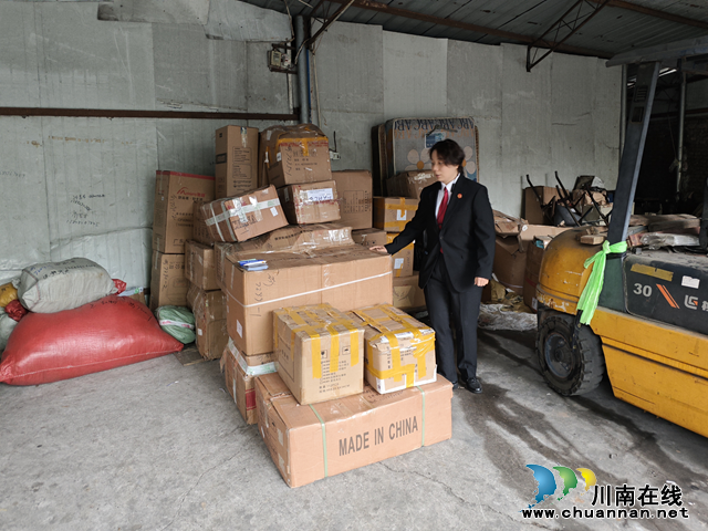 龙马潭区法院派驻政法干警深入社区开展寄递物流禁毒检查