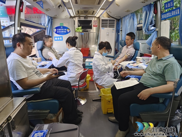 小市街道下大街社区: 代表献血做表率 传递爱心展风采(图2) 2.jpg