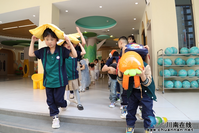 临震不乱 安全“童”行 | 叙永县叙永镇南城幼儿园分园（盛世华都幼儿园）开展防震疏散演练活动