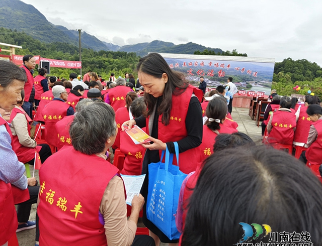 合江甘雨：乡村振兴展新颜，普法宣传入民心
