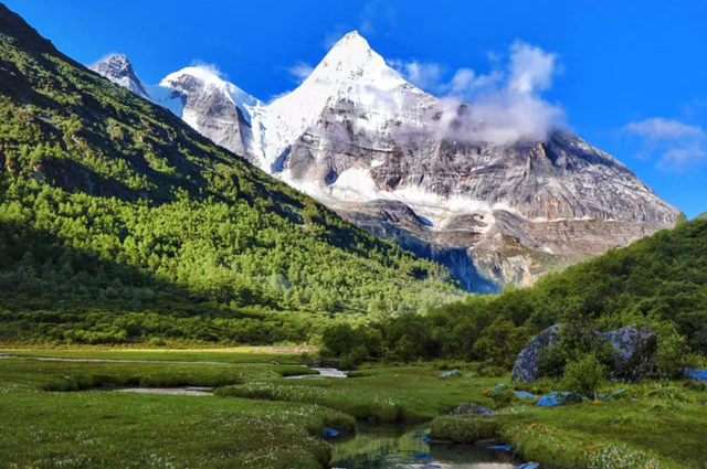 好消息！稻城亚丁景区对泸州人免门票