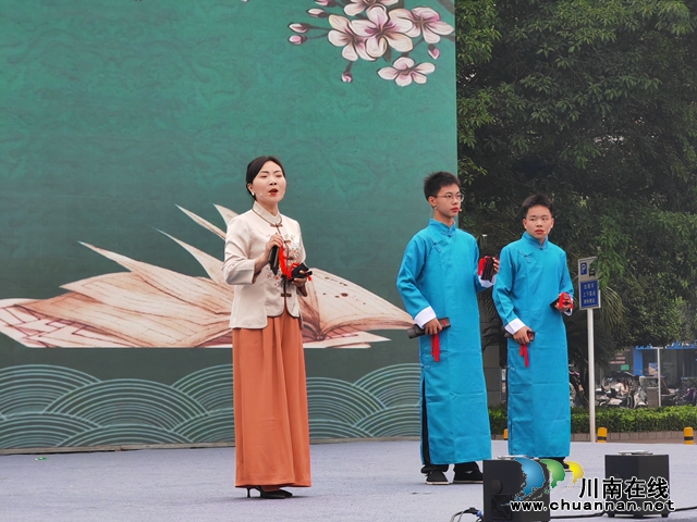 快板表演《文物保护记心间》（曾佐然摄）.jpg