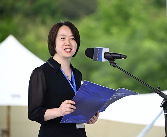 泸州在2024世界品牌莫干山大会草坪故事会上向世界发出邀请