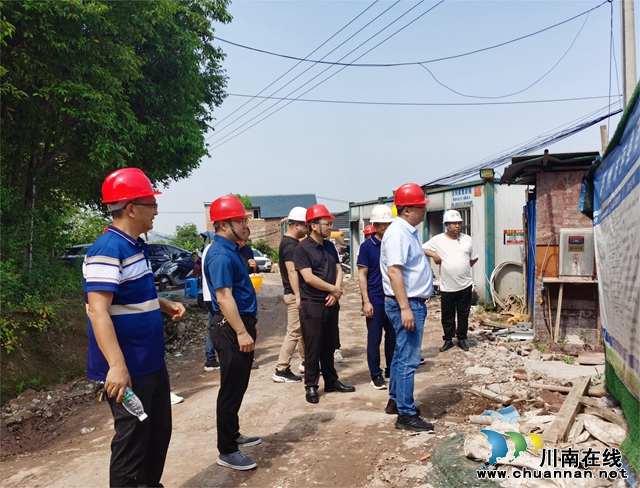 马晋宇带队到泸县百和镇督导重点项目建设情况和校园食品安全等重点