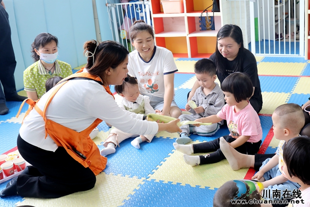 2天立社区早教服务现场 (3).JPG