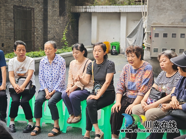 龙马潭区小市街道合道街社区：“阳光问廉”进社区 事事回应解民忧