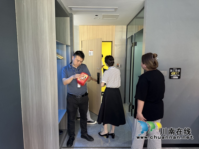 ​龙马潭区小市街道：开展宾馆酒店消防安全隐患检查，筑牢安全“防护网”