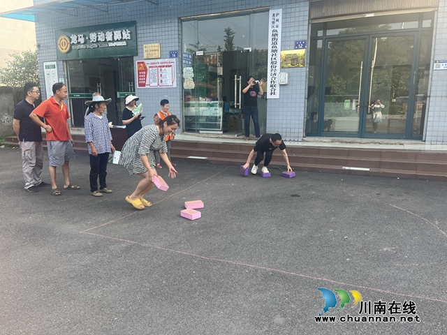 龙马潭区鱼塘街道鱼塘社区：关爱户外劳动者 爱心驿站送清凉