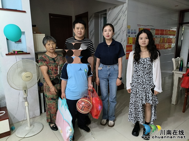 民心守护 | 泸县玉蟾街道：送关爱 ，“六一”礼物暖童心