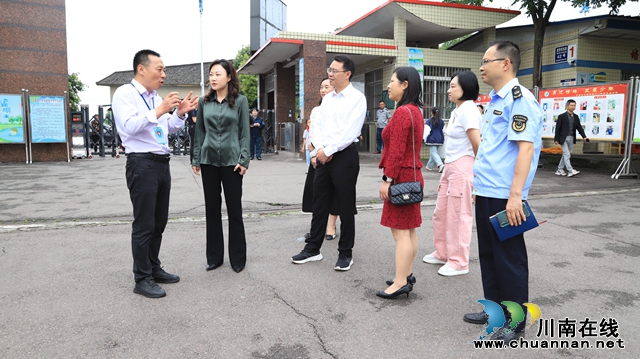 吕卓到泸县云龙镇督导当前重点工作