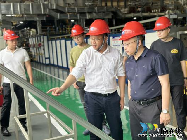 叙永县市场监管局到叙永郎酒东方玻璃有限公司调研企业经济发展状况