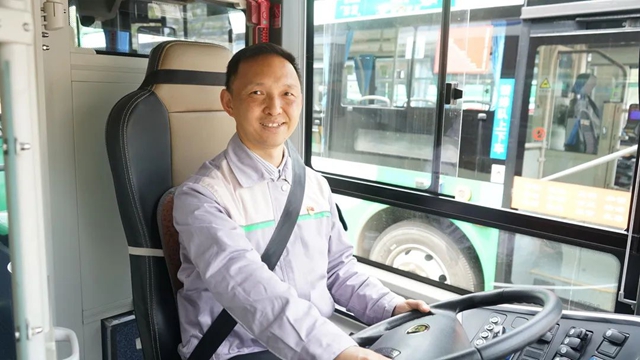 泸州公交驾驶员叶刚荣获四川省“2024年春运工作表现突出个人”