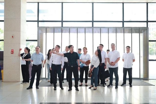 兴文县中医医院到合江县中医医院考察交流