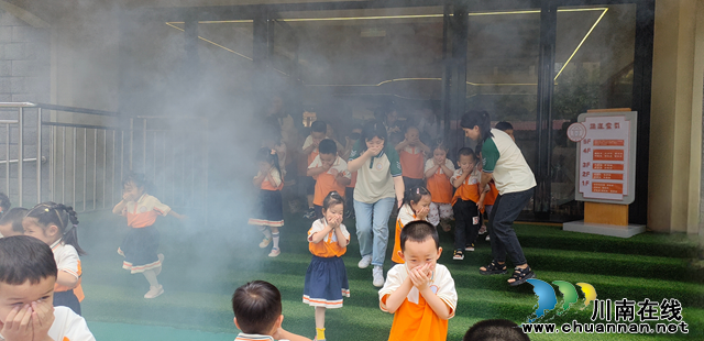 龙马潭区鱼塘街道：消防应急疏散演练进校园，消防安全，一路"童"行