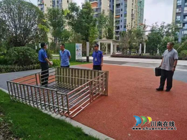 龙马潭区：整治建筑外立面乱象 擦亮城市“面容”