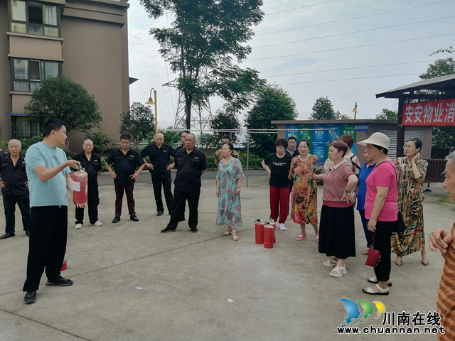 龙马潭区鱼塘街道：社区物业联合演练 筑牢高层火灾防线