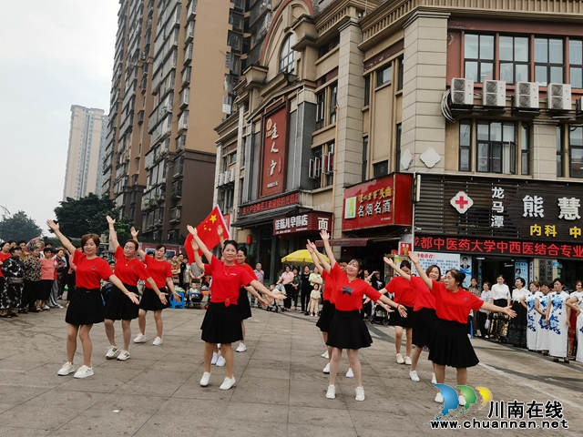 龙马潭区鱼塘街道望山坪社区开展庆“七一”喜迎建党103周年文艺活动