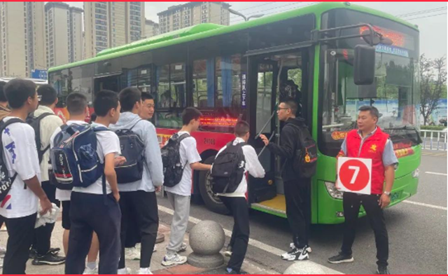 泸州公交正能量 文明酒城新风尚|5-6月感动回顾(图5) 微信图片_20240703102322.png