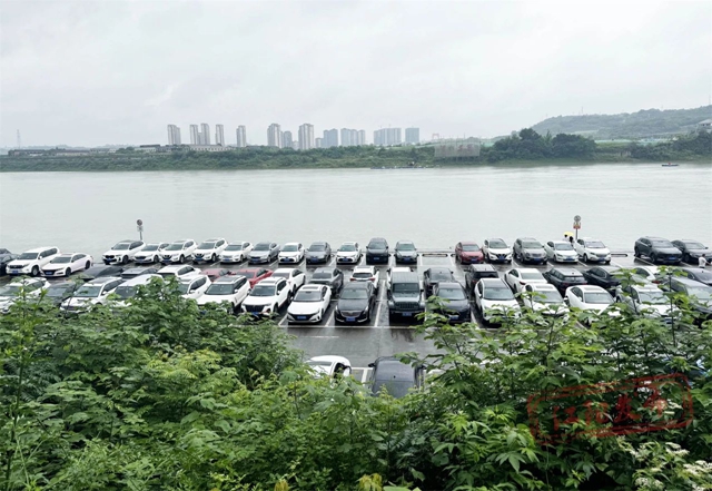 泸州市民注意了！长江水位持续6米以上“飞机坝”停车场将关闭