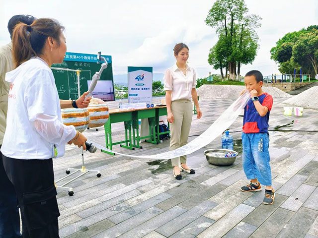 这么神奇吗?| “泸”老师又开讲啦!街头公开课带你发现生活中的“物理”现象(图7) 6.jpg