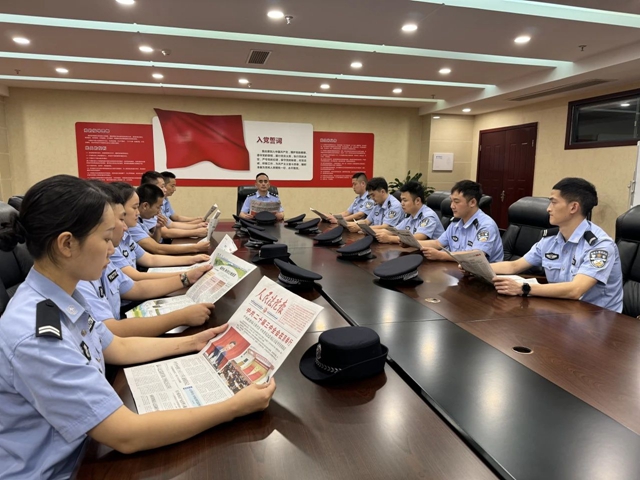 龙马潭区法院丨再忆军旅情 共绘新篇章