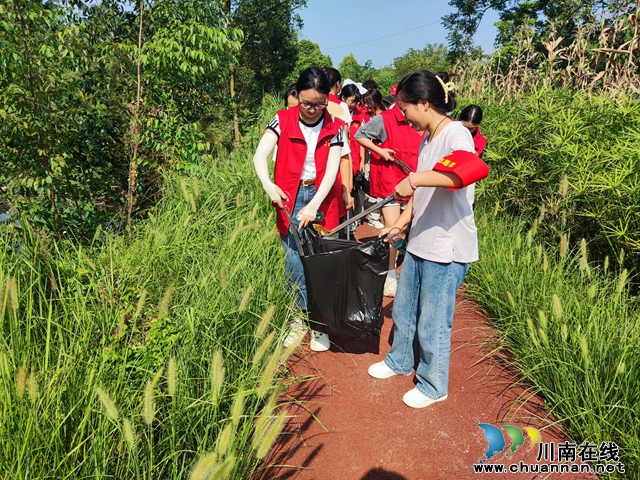 川渝青年共协力 同筑绿色生态梦(图2) 28d25ea469a821f3d161111e88456c3.jpg