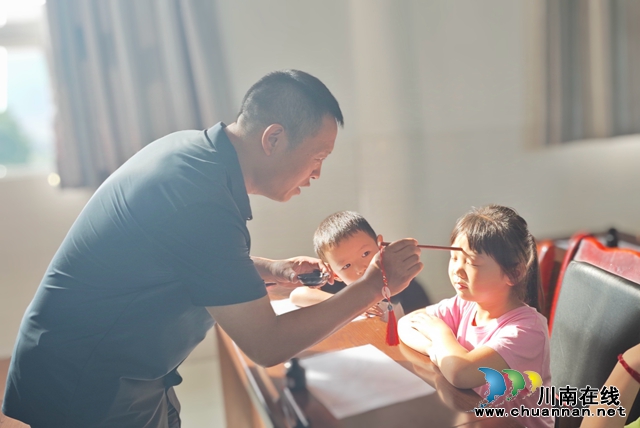 叙永正东中心校举行开笔礼：开笔启智 童心启航