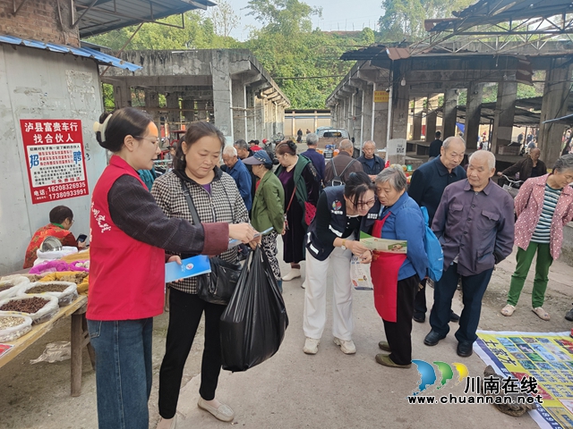 泸县玉蟾街道：禁毒宣传常态化 防毒意识入人心