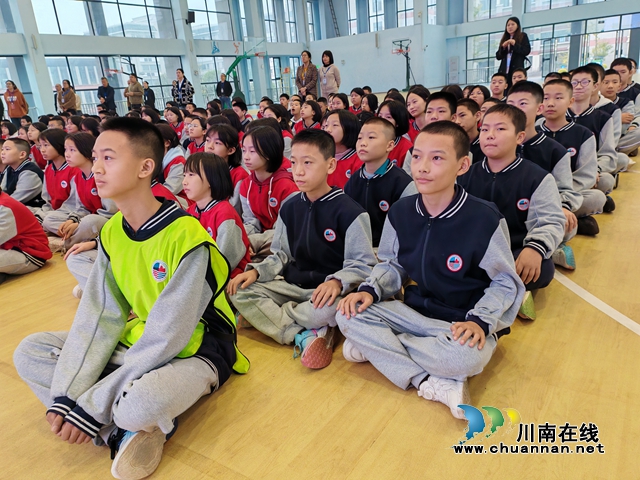 “急”时守护 “救”在身边｜泸县二中城东中学开展心肺复苏术(CPR)急救培训