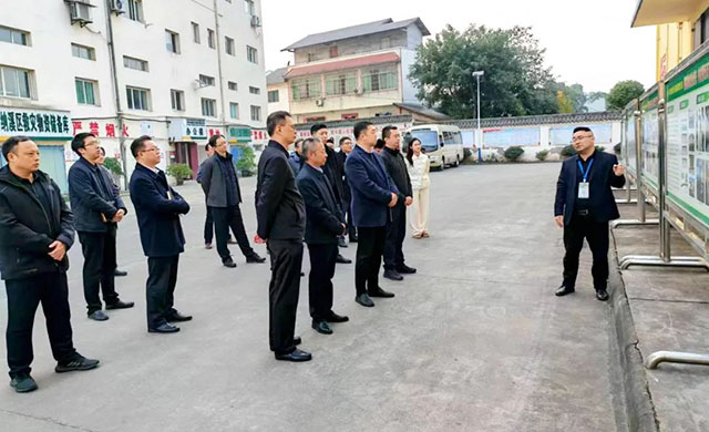 省发展改革委来泸调研粮食工作情况